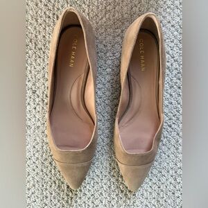 Cole Haan nude suede flats 9 1/2 B Tan